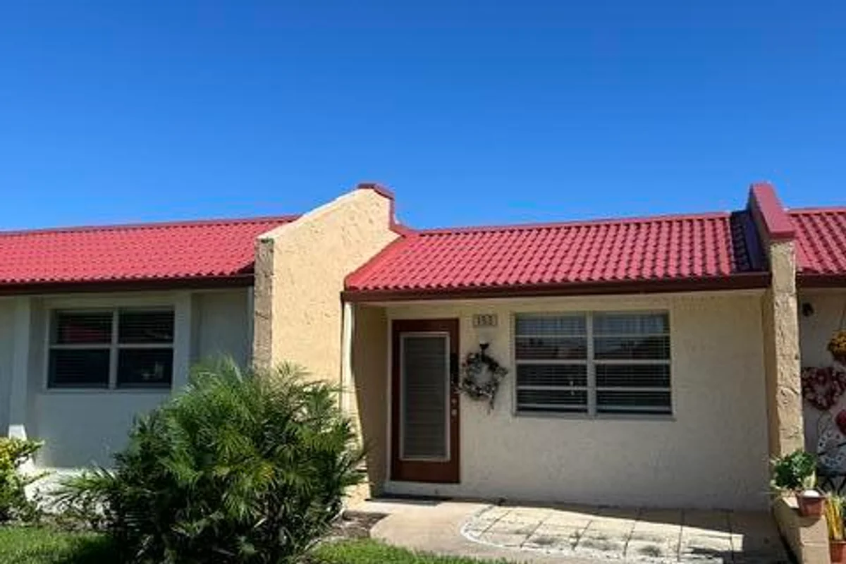 153 Lake Anne Dr, West Palm Beach: photo 1 of 46