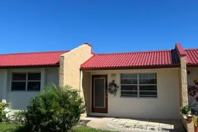 153 Lake Anne Dr, West Palm Beach: photo 1 of 46