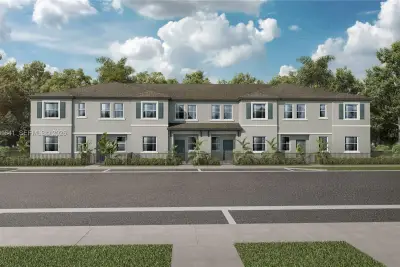 10938 SW 231 Ter #6, Miami: photo 1 of 17