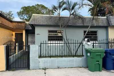 3896 NW 207th St Rd, Miami Gardens: photo 1 of 24