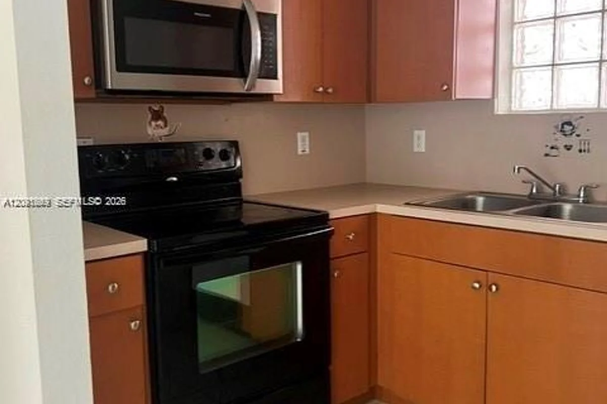 650 Palm Ave #3-A2, Hialeah: photo 1 of 5