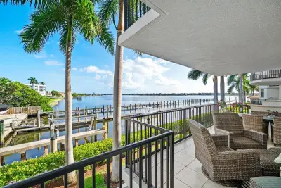 2700 N Federal Hwy #203, Boynton Beach: photo 1 of 50