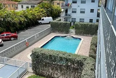 3100 W Flagler St #212, Miami: photo 1 of 11