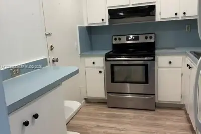 6707 NW 169th St #A203, Hialeah: photo 1 of 10