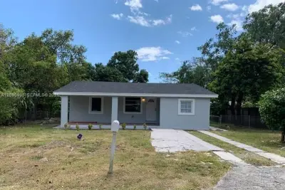 5920 SW 59th St, Miami: photo 1 of 18