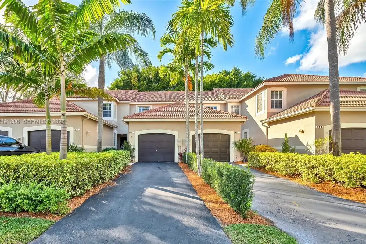 621 Talavera Rd, Weston: photo 1 of 20