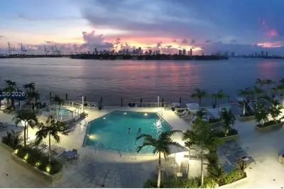 800 West Ave #525, Miami Beach: photo 1 of 10