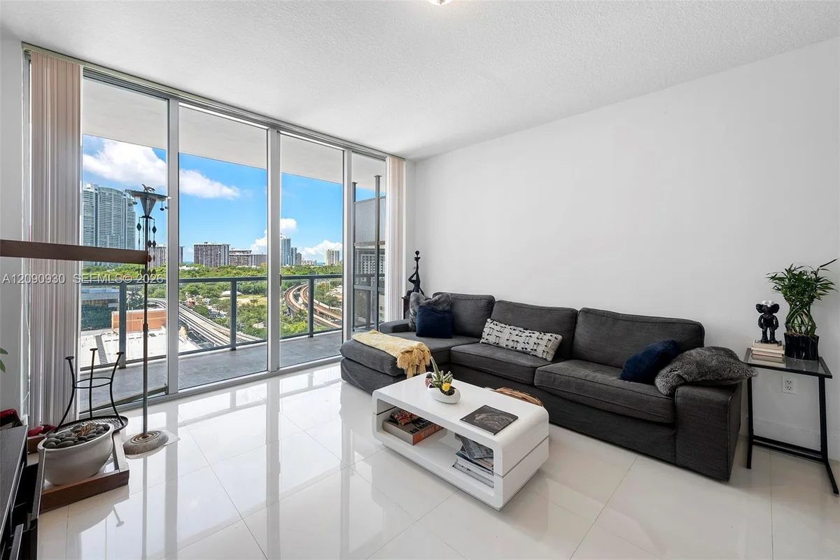 79 SW 12 St #1202-S, Miami: photo 1 of 31