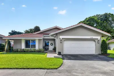 2738 Deer Creek Kelly Brooke Ln, Deerfield Beach: photo 1 of 46