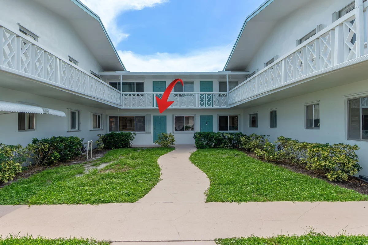 2290 Sunset Ave #7, Lake Worth: photo 1 of 31