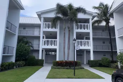 10 Colonial Club Dr #305, Boynton Beach: photo 1 of 32
