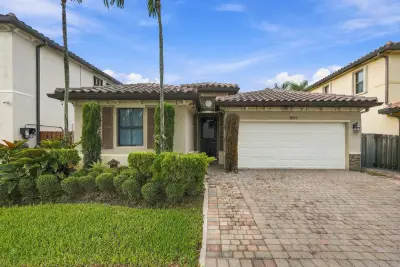 11744 SW 151st Path, Miami: photo 1 of 43