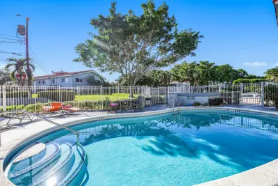 431 W Camino Real #28, Boca Raton: photo 1 of 11