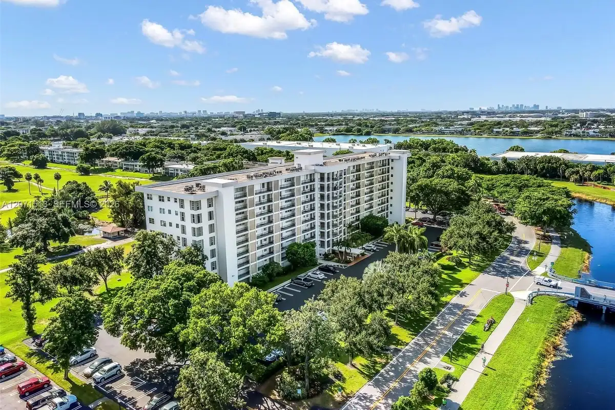 3300 N Palm Aire Dr #910, Pompano Beach: photo 1 of 45