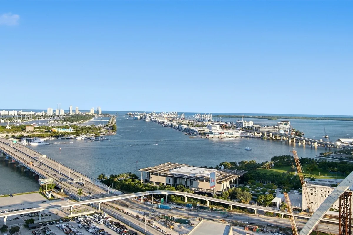 1400 Biscayne Blvd #2902, Miami: photo 1 of 35