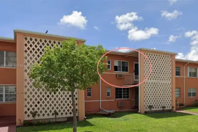 3570 SW 9th Ter #9B, Miami: photo 1 of 14