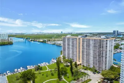 290 174th St #611, Sunny Isles Beach: photo 1 of 42