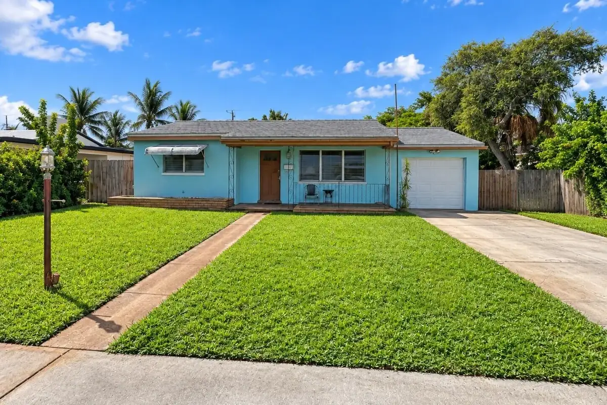 110 SE 3rd Ave, Boynton Beach: photo 1 of 14