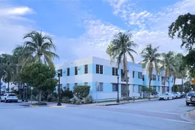 123 3rd St #10, Miami Beach: photo 1 of 18