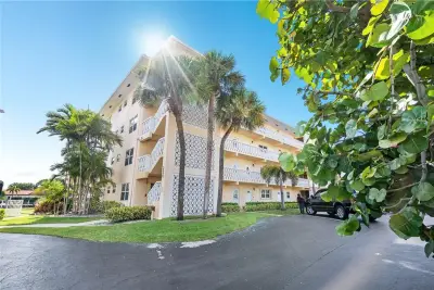 230 N Federal Hwy #103, Deerfield Beach: photo 1 of 27