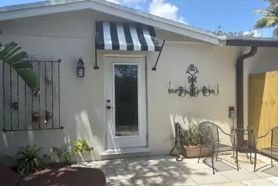 2565 Meadow Rd, West Palm Beach: photo 1 of 5