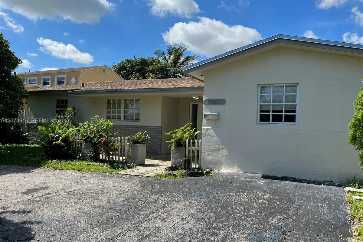 5966 NW 15th Ct, Sunrise: photo 1 of 17