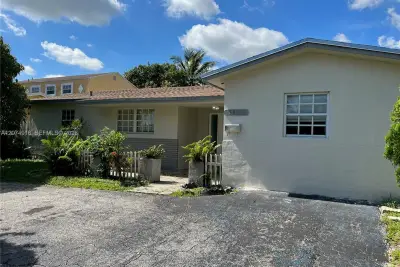 5966 NW 15th Ct, Sunrise: photo 1 of 17