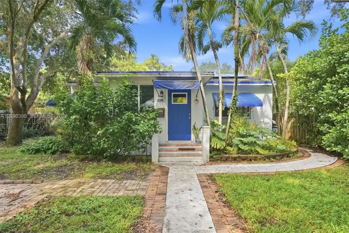 12310 NE 12th Ct, North Miami: photo 1 of 29