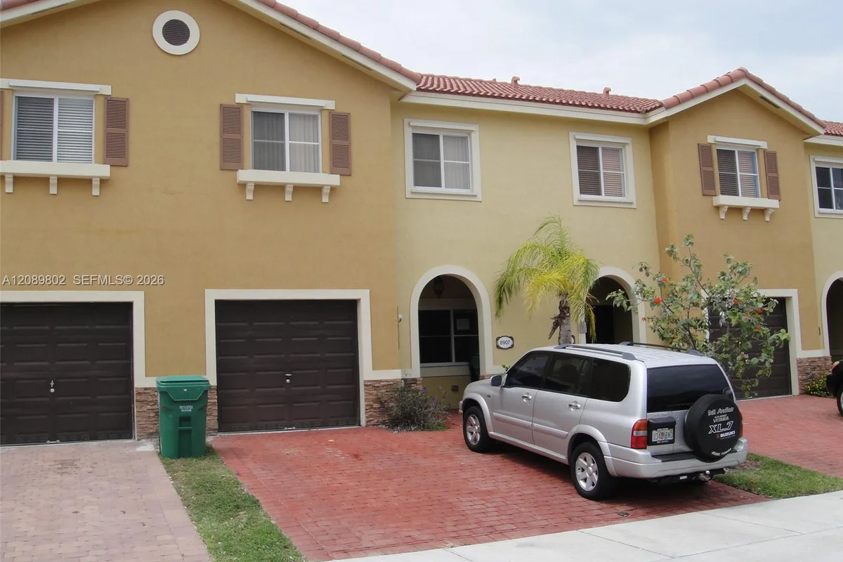 8907 SW 220th St, Cutler Bay: photo 1 of 4