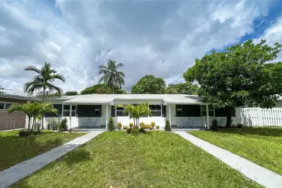 528 SW 4th Ave #A, Hallandale Beach: photo 1 of 42