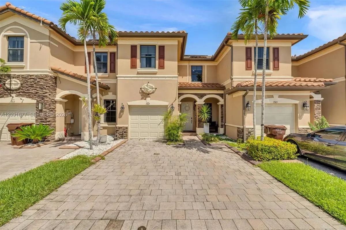 3309 W 91st Ter, Hialeah: photo 1 of 56
