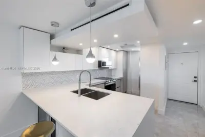 2903 N Miami Beach Blvd #1003, North Miami Beach: photo 1 of 14