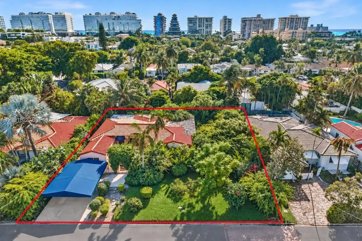 8945 Dickens Ave, Surfside: photo 1 of 11