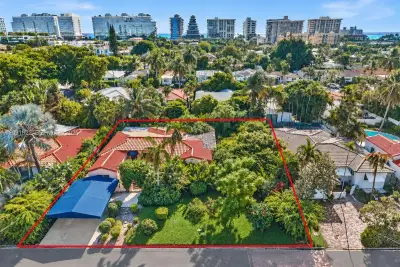 8945 Dickens Ave, Surfside: photo 1 of 11