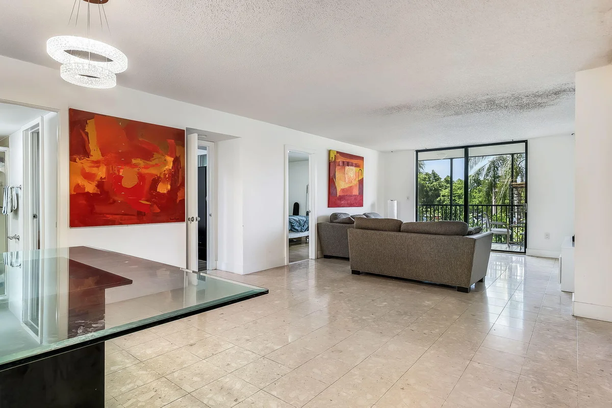 900 NE 195th St #217, Miami: photo 1 of 38