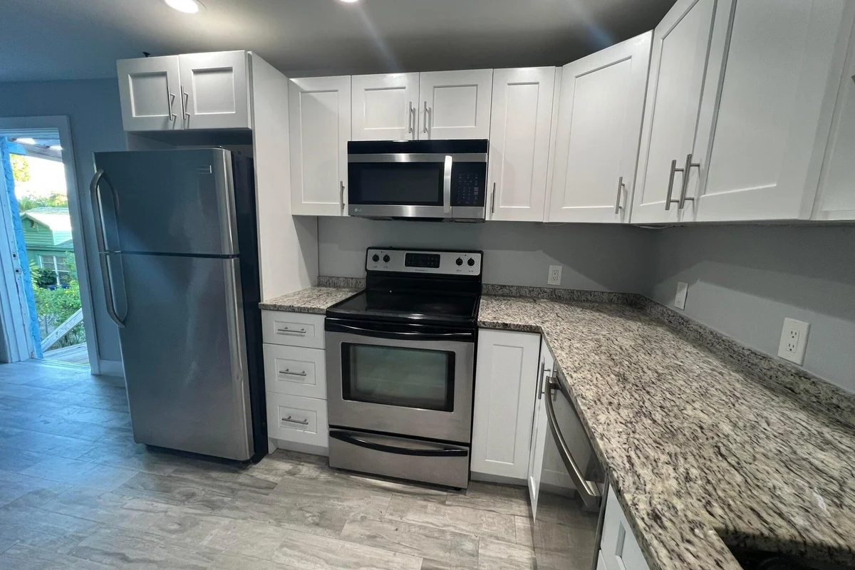 817 S L St #2, Lake Worth Beach: photo 1 of 7