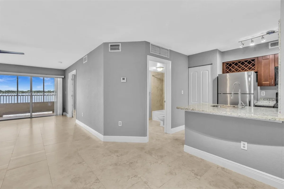 2811 N Oakland Forest Dr #205, Oakland Park: photo 1 of 62