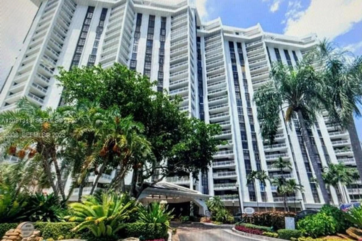 4000 Towerside Ter #1403, Miami: photo 1 of 27