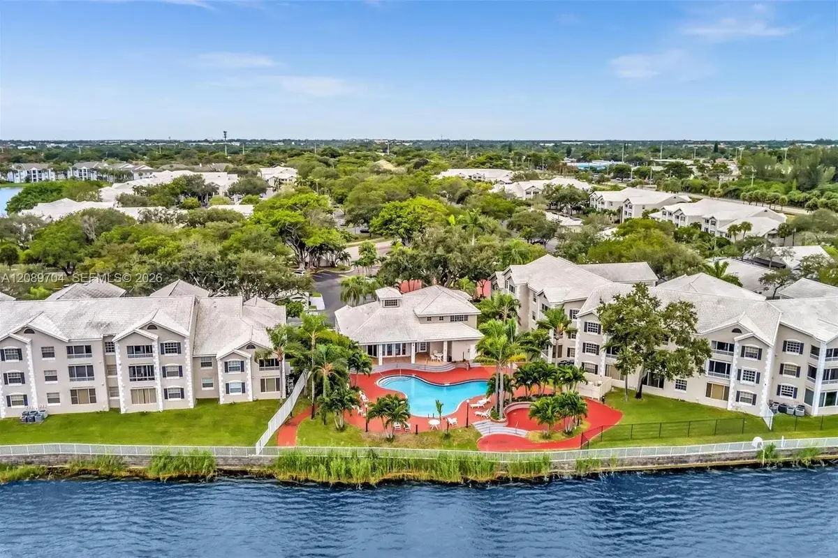 2820 N Oakland Forest Dr #104, Oakland Park: photo 1 of 29