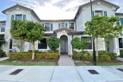 24902 SW 114th Ave, Homestead: photo 1 of 16