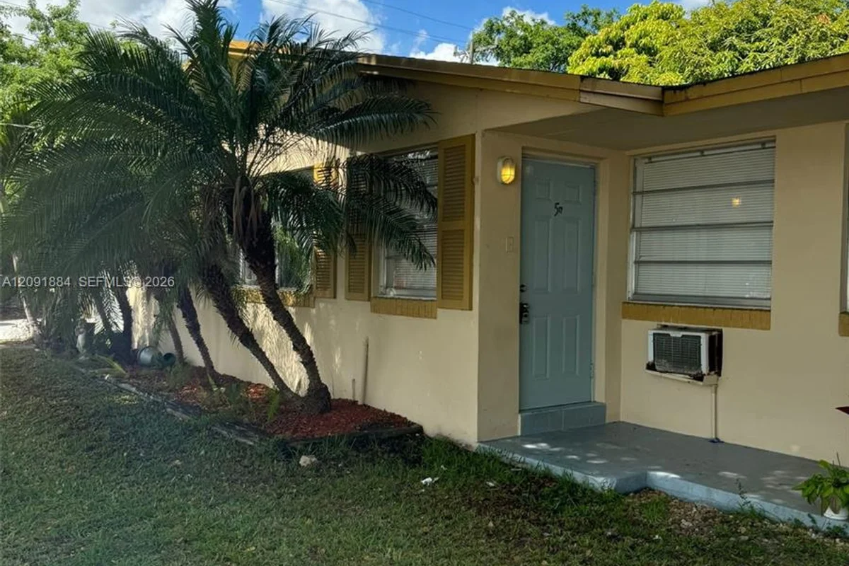 2700 SW 62nd Ave #5A, Miramar: photo 1 of 6