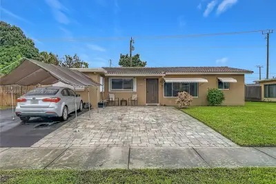 4220 NE 4th Ter, Deerfield Beach: photo 1 of 45
