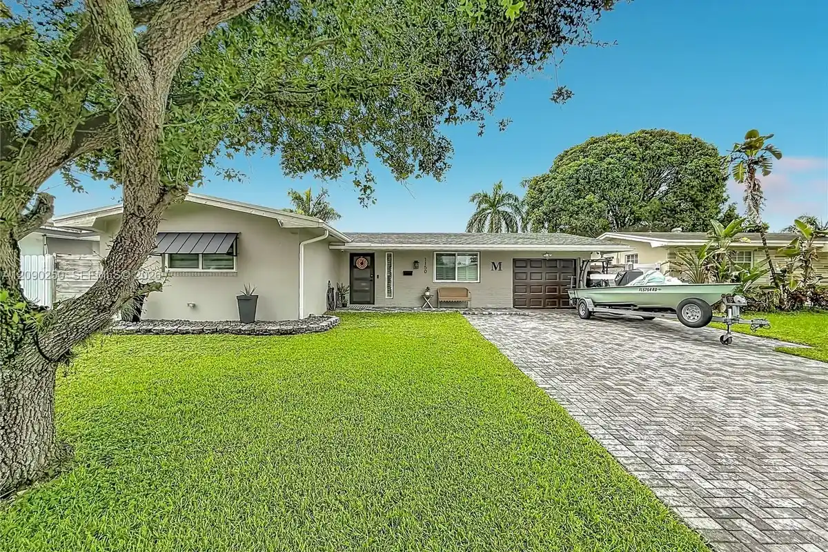 1150 NW 86th Ter, Pembroke Pines: photo 1 of 56