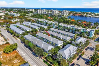 361 W Mallory Cir, Delray Beach: photo 1 of 35