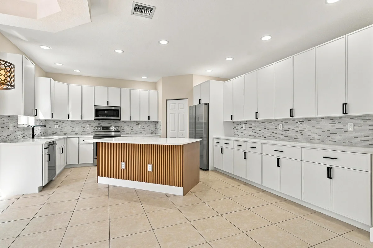 2956 Shaughnessy Dr, Wellington: photo 1 of 40
