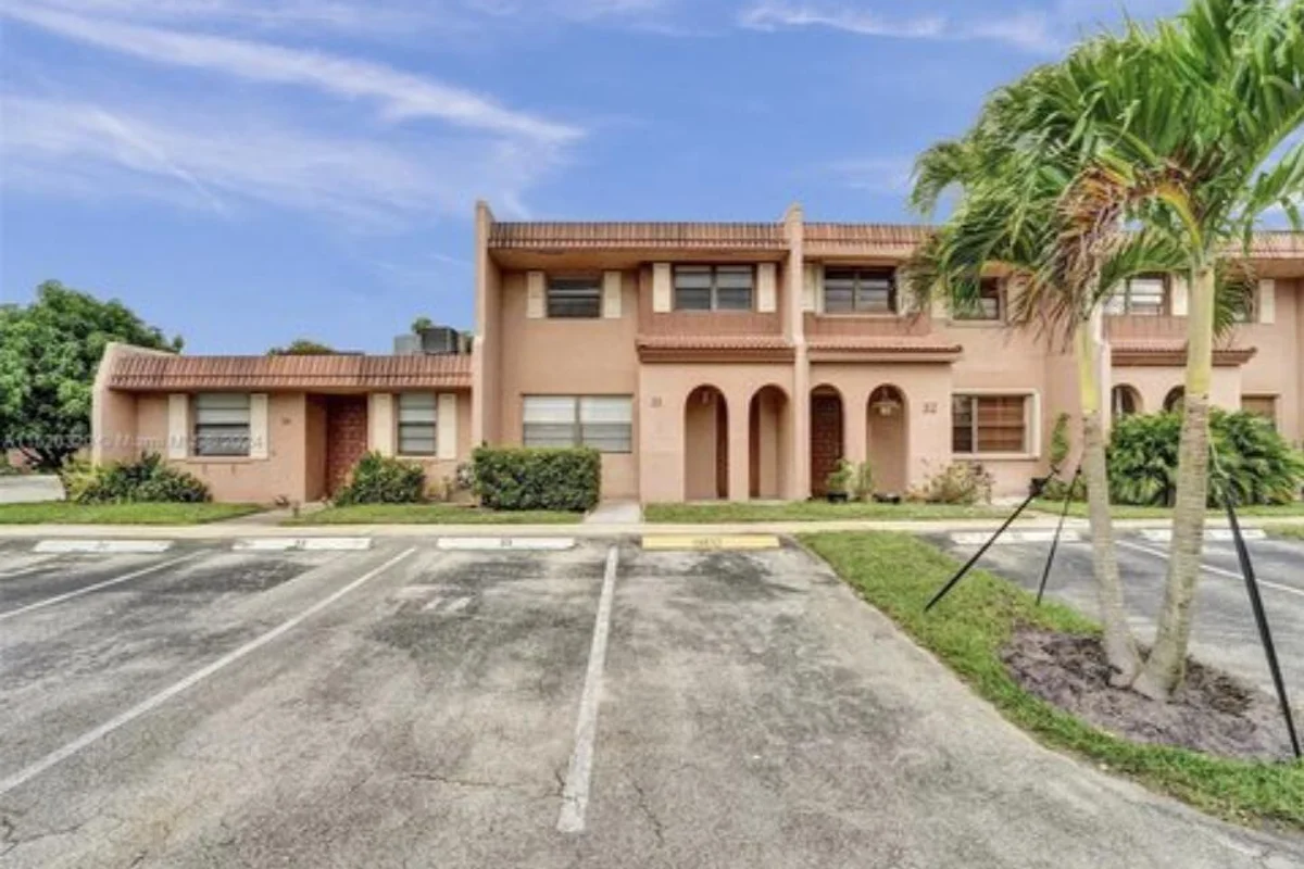 31 Seville Cir #2-49, Davie: photo 1 of 1