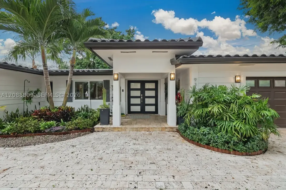 9320 SW 165th St, Palmetto Bay: photo 1 of 45