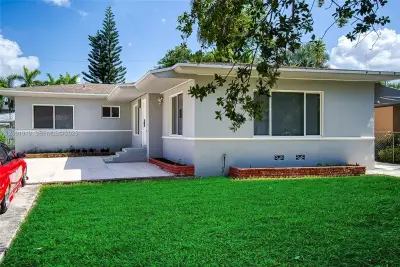 1600 NE 110th Ter, Miami: photo 1 of 41