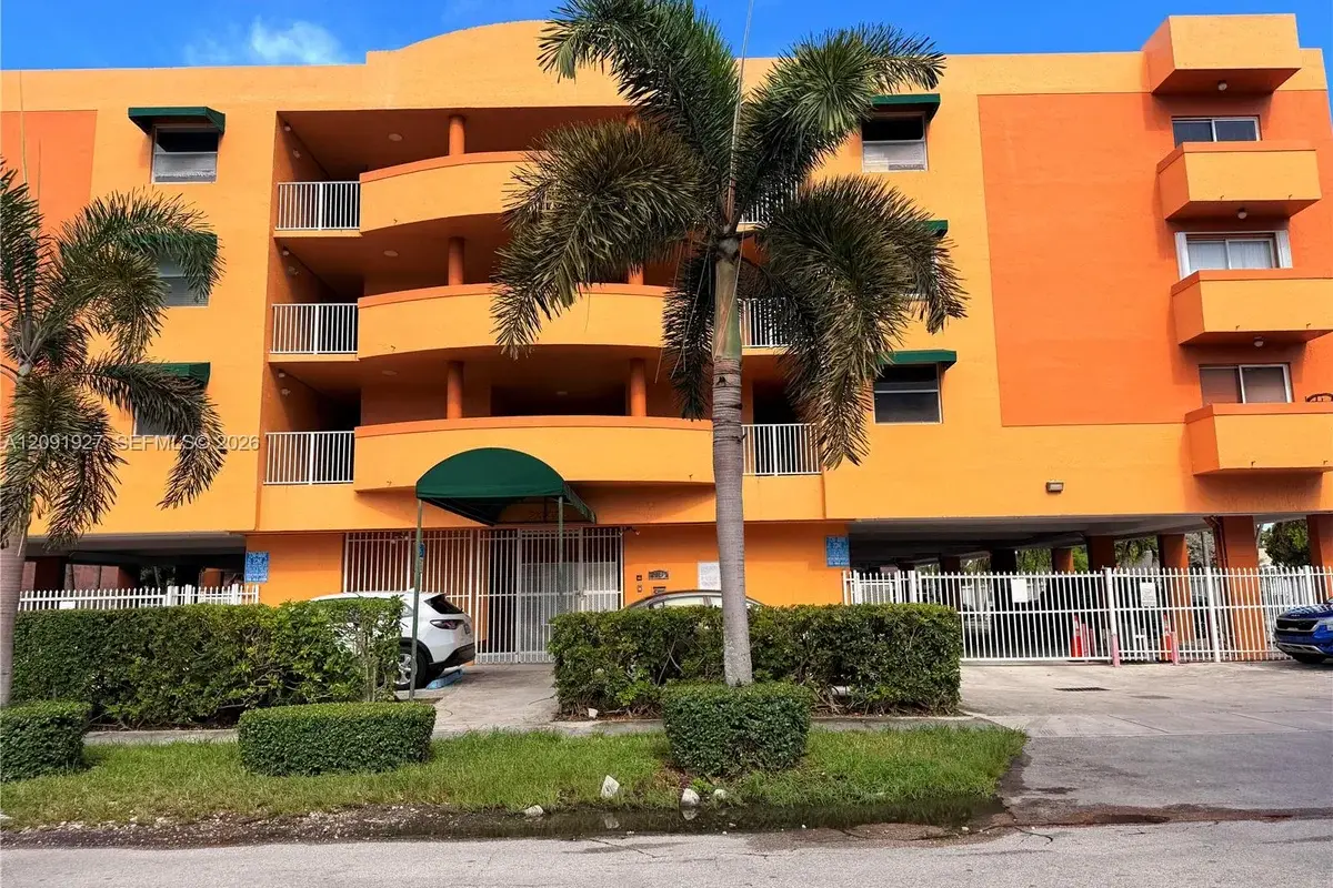 2441 SW 31st Ave #110, Miami: photo 1 of 3