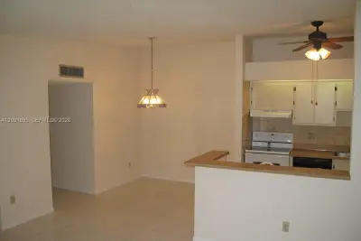 9940 S Belfort Cir #203, Tamarac: photo 1 of 6